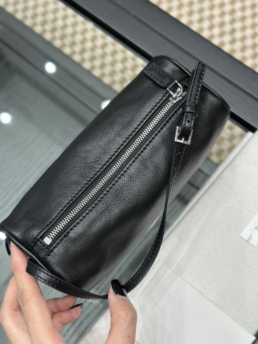 더미러THE Mirror_사진_20260315_3.jpg